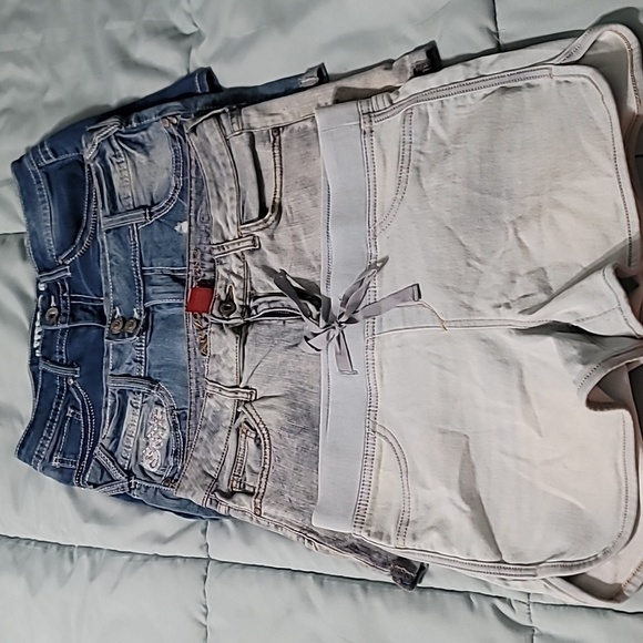 Hydraulic Pants - 4 Pair Of Size 7 (L) Shorts (Hydraulic, Series 31, Arizona, NOBO) Good Condition